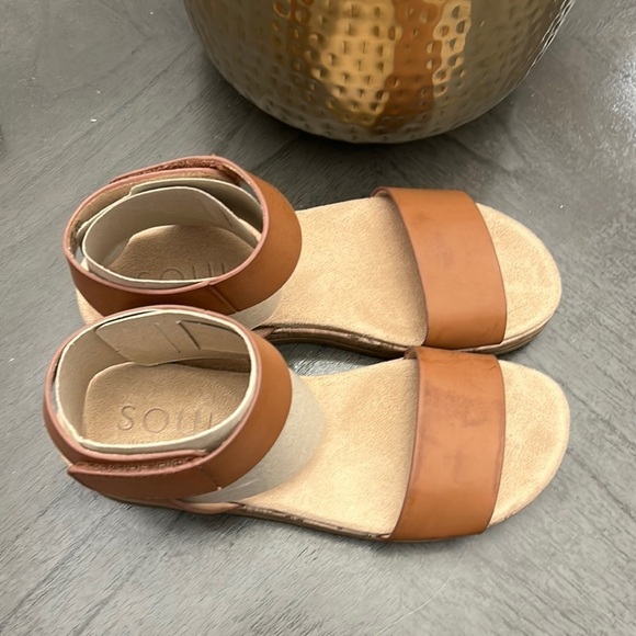 SOUL NATURALIZER Detail Ankle Strap Sandal (WIDE) - Picture 9 of 13